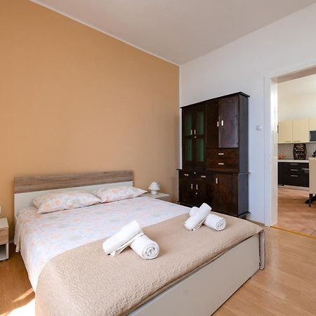 Apartment Dobric Koromacno Exterior photo