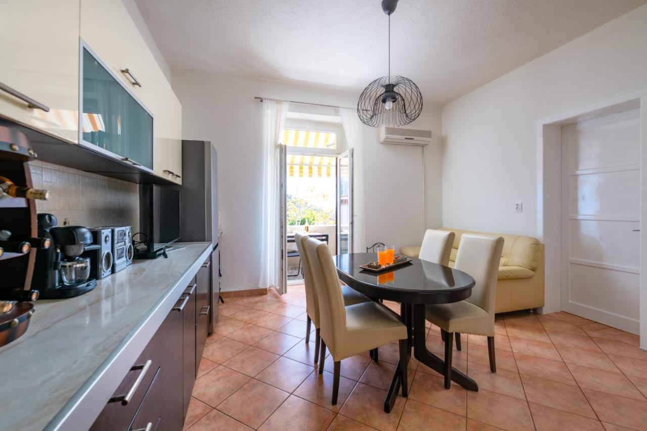 Apartment Dobric Koromacno Exterior photo