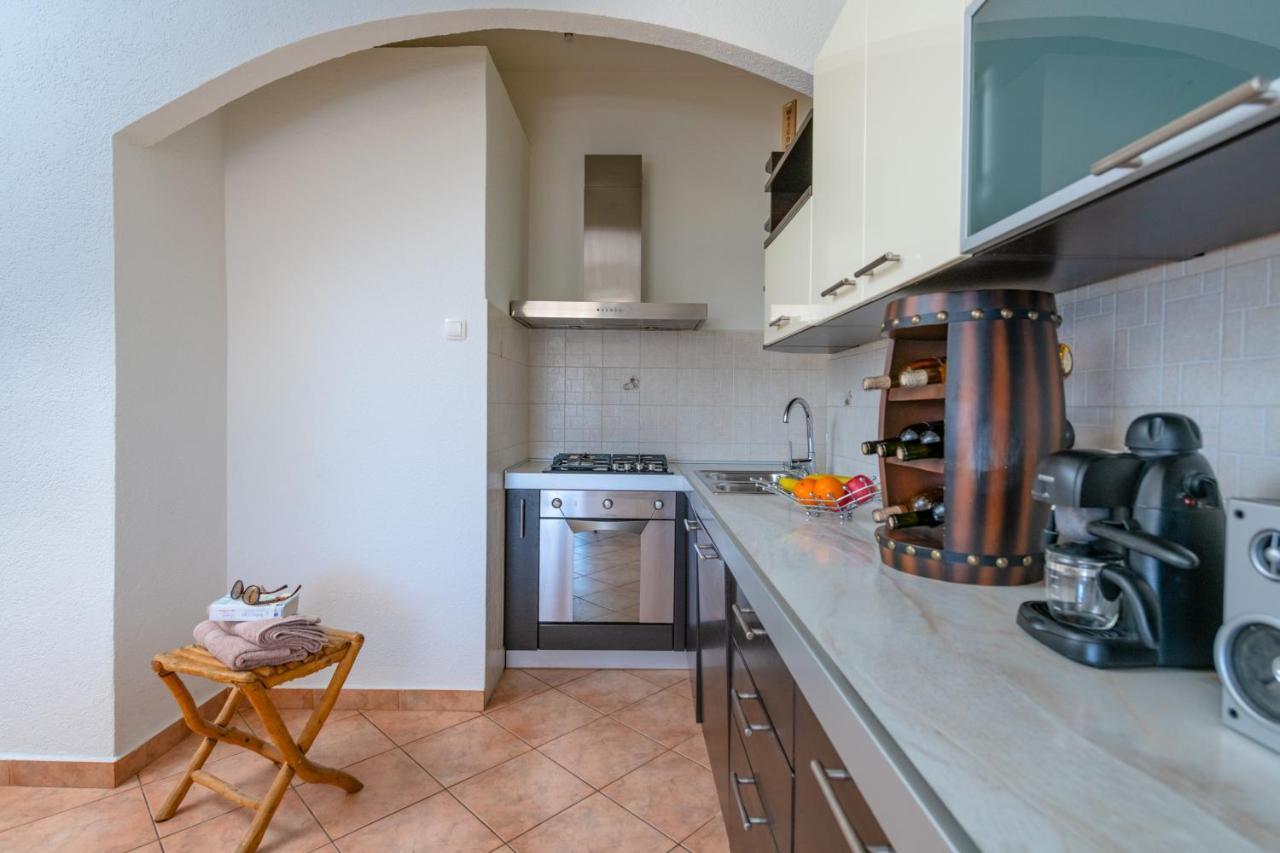 Apartment Dobric Koromacno Exterior photo